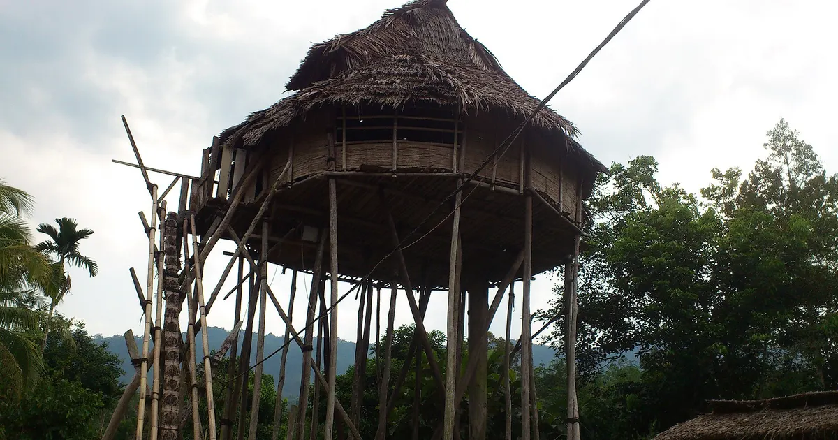 ベンカヤン県シディンの高床の建物（イメージ）