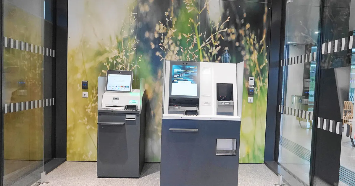 オーストリアの駅構内に設置されたATM(Bankomat)(イメージ)