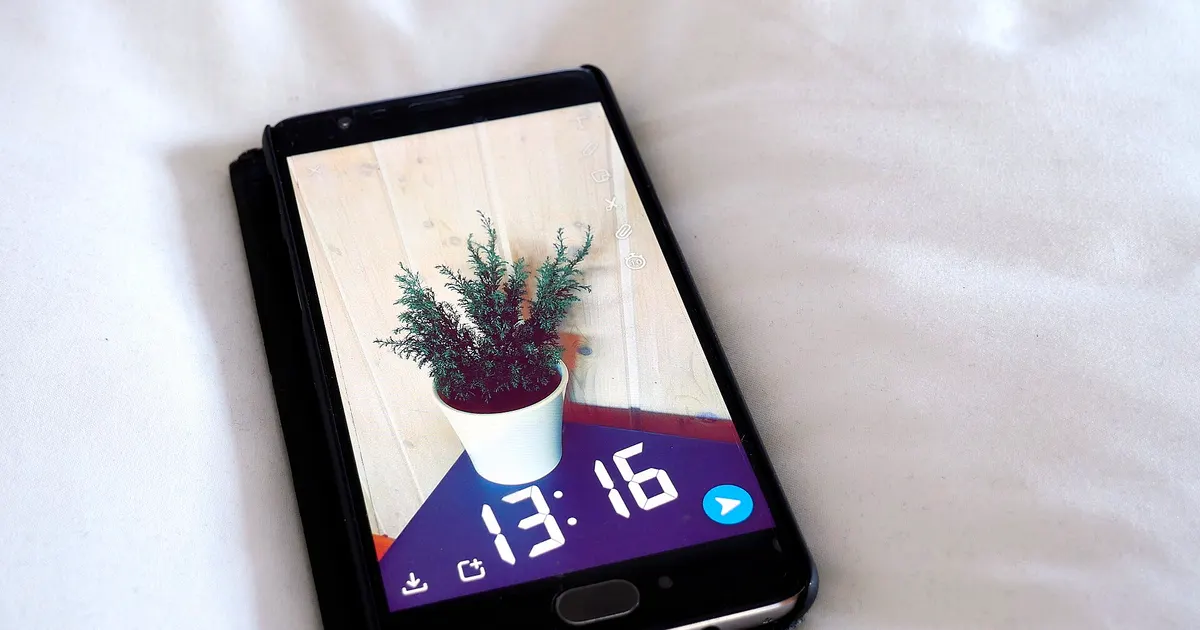 スマートフォンに表示されたSnapchat（スナップチャット）のアプリ（イメージ）